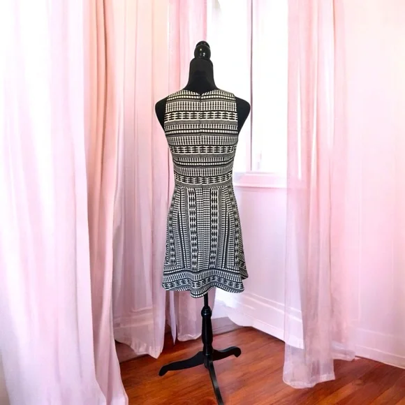 Like New Loft Dress - Picture 2 of 9